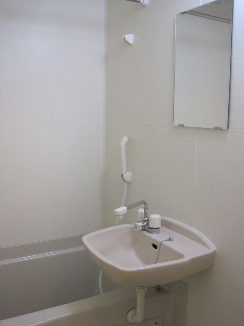 LEONEXT Nishi Shiiji Bathroom