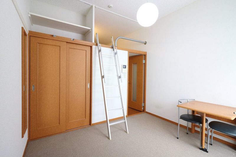 レオパレスボヌール 居間
