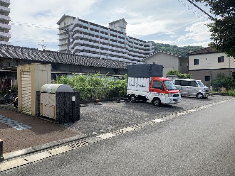 レオパレスハーモス　竹島 駐車場