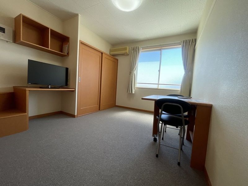 レオパレスつどい 居間