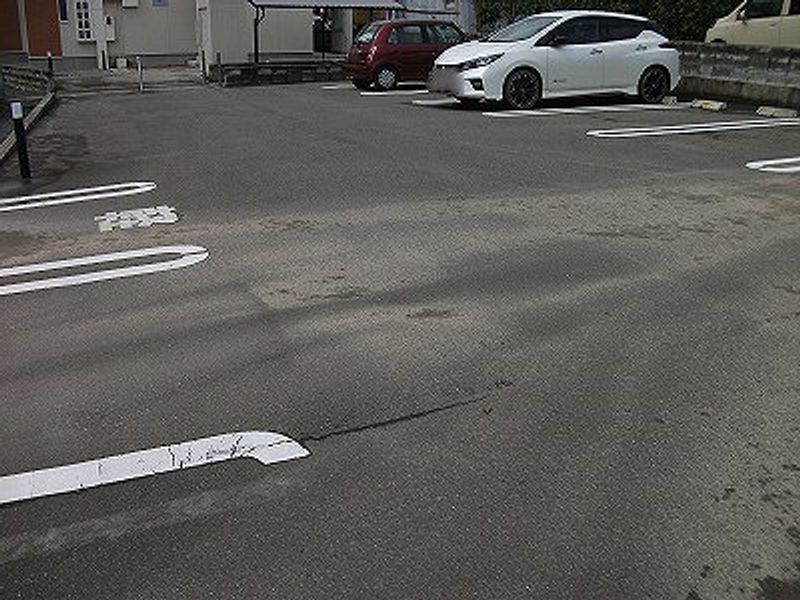 レオネクスト相馬Ⅱ 駐車場