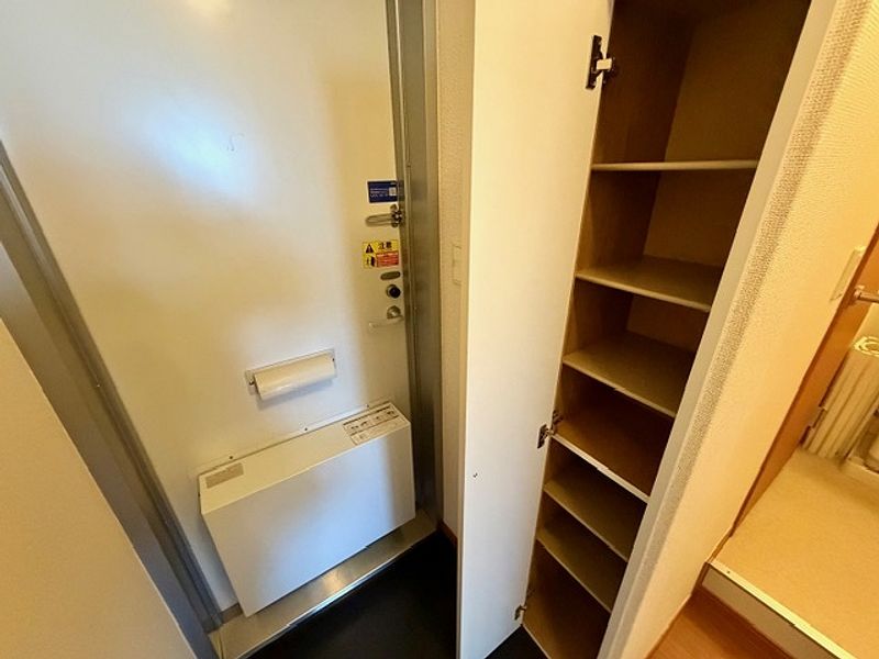 レオパレスブルーウィローⅡ 玄関