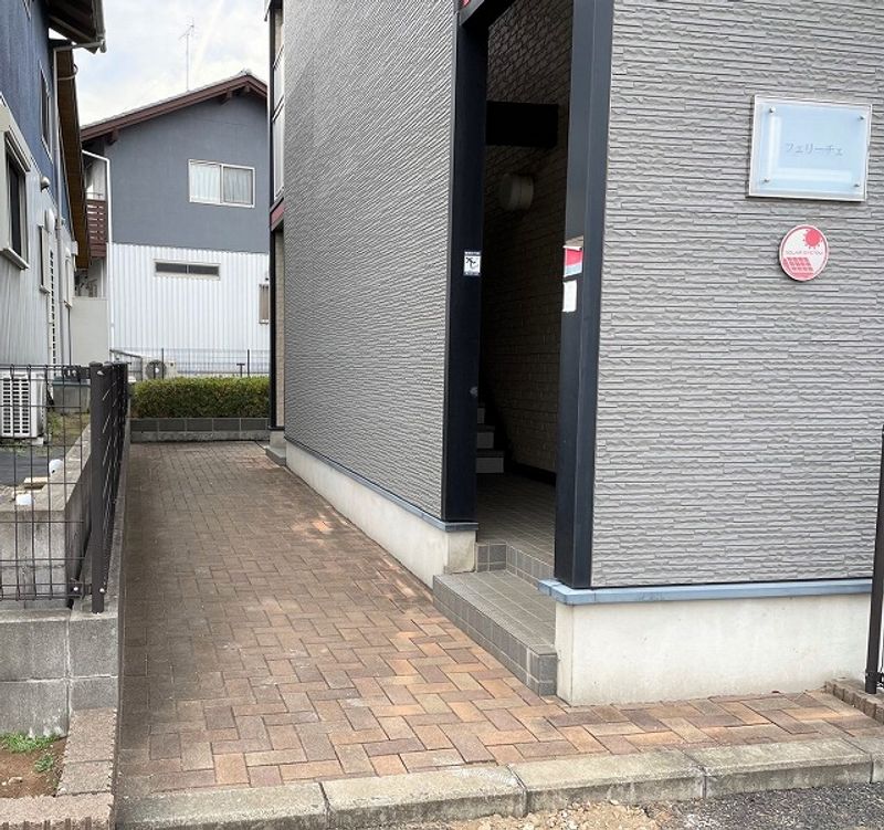 レオパレスフェリーチェ エントランス