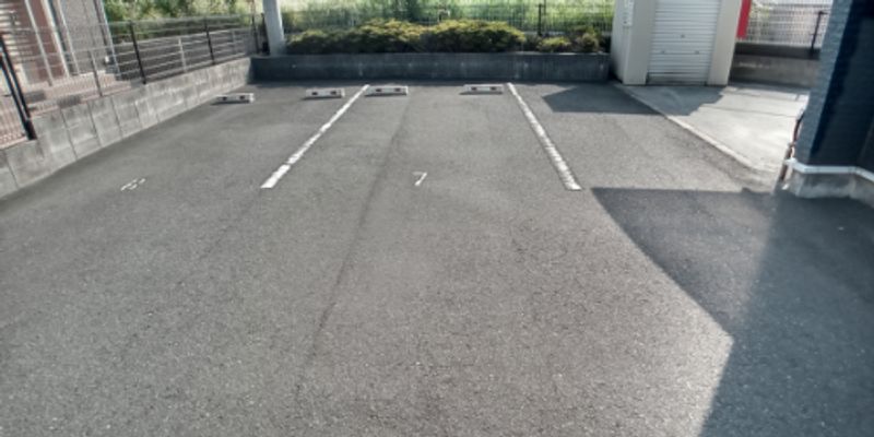 レオネクスト日明 駐車場