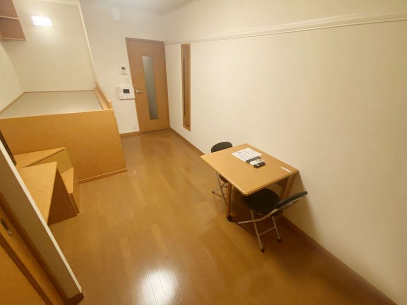 レオパレス猪之越 居間