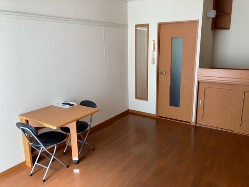 レオパレスイースト 居間