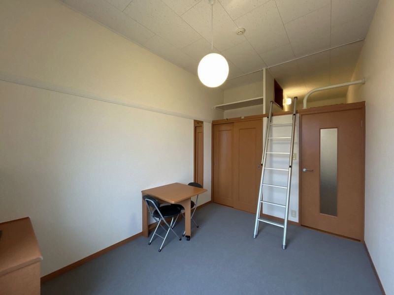 レオパレスオータム 居間
