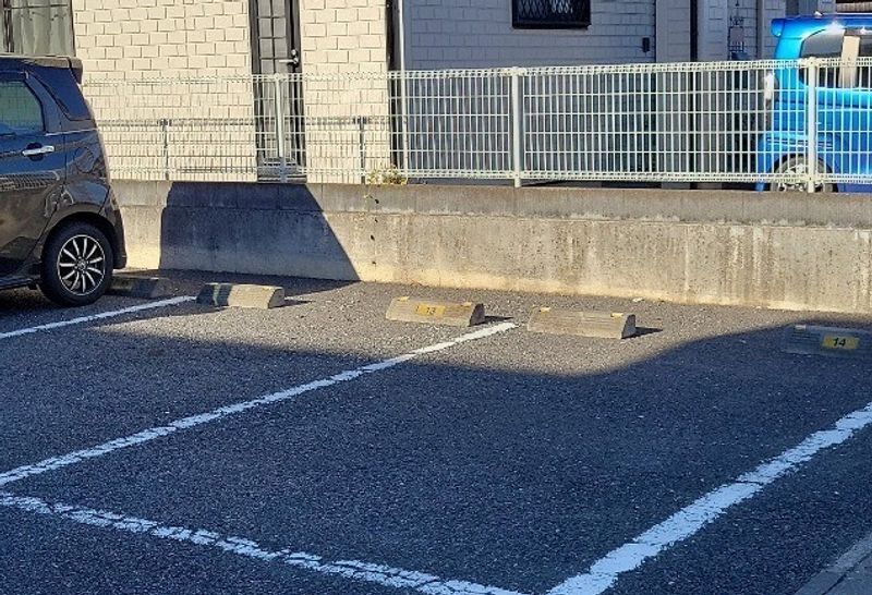 レオパレスメイプル小山 駐車場
