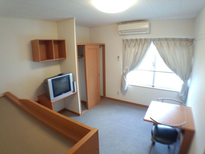 レオパレスＨＩＤＥ 居間