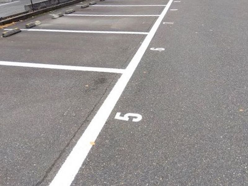 レオパレスＫ　Ｍ　Ｙ 駐車場