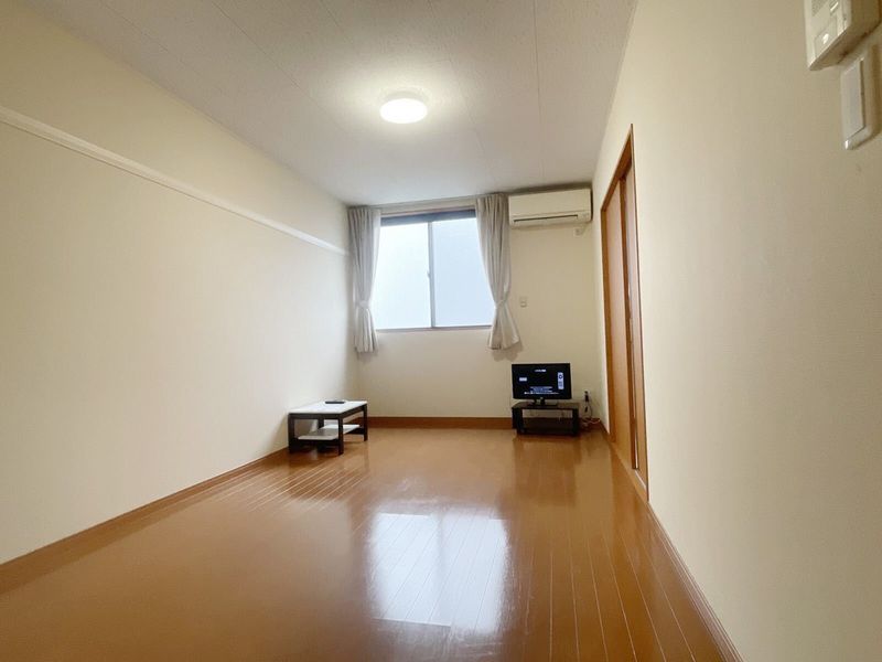 レオパレスシャルマン上 居間