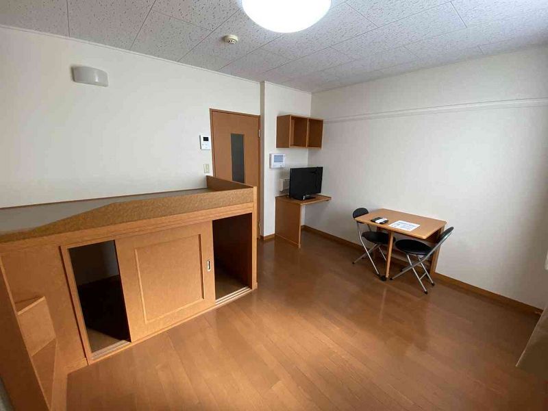 レオパレス晴屋 居間