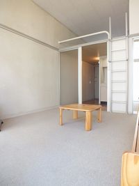 レオパレスヴェルドミールイマイ 居間