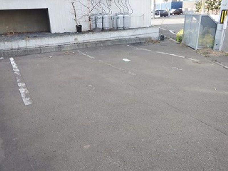 レオパレスＫ＆Ｎ 駐車場