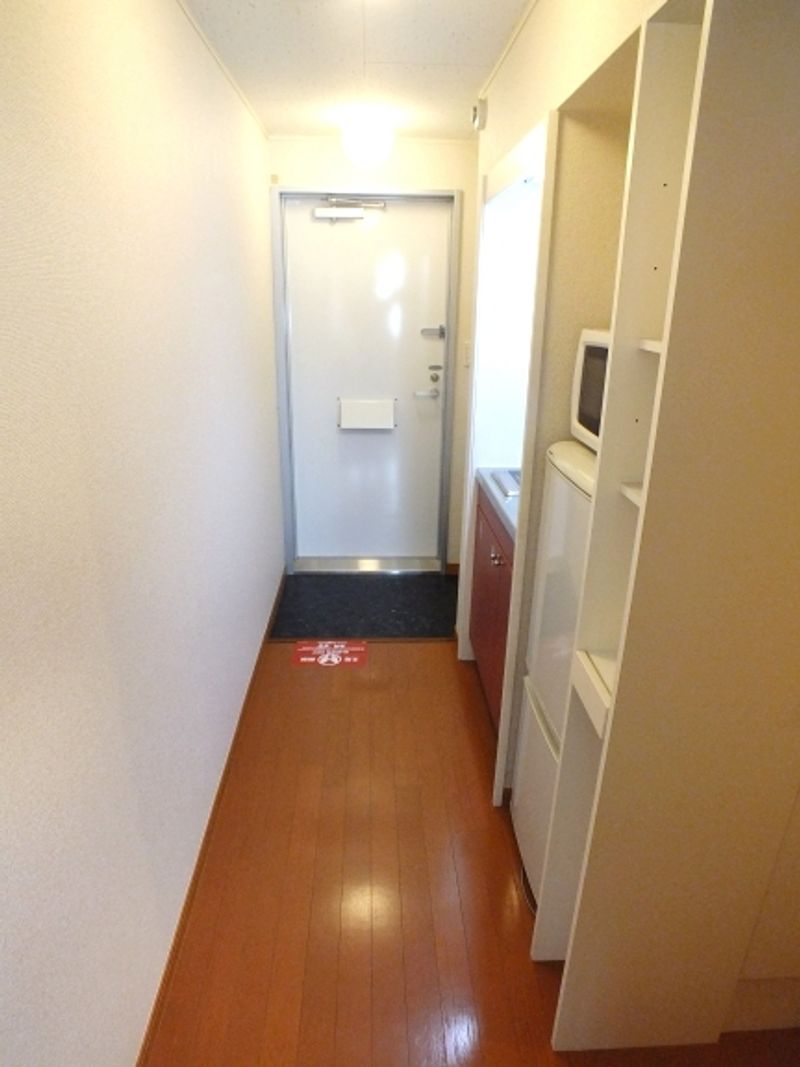 レオパレスブルーアイズ 玄関