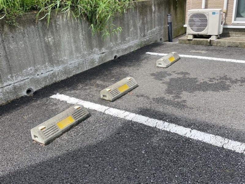 レオパレス上藤 駐車場
