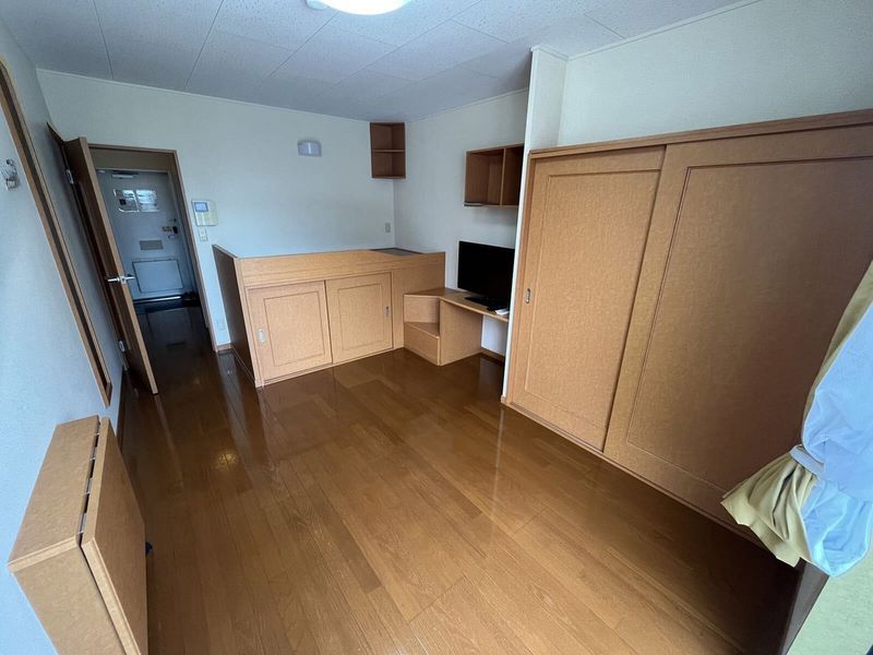 レオパレスフォーサイト　松山 居間