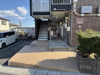 レオパレスさくら坂 エントランス