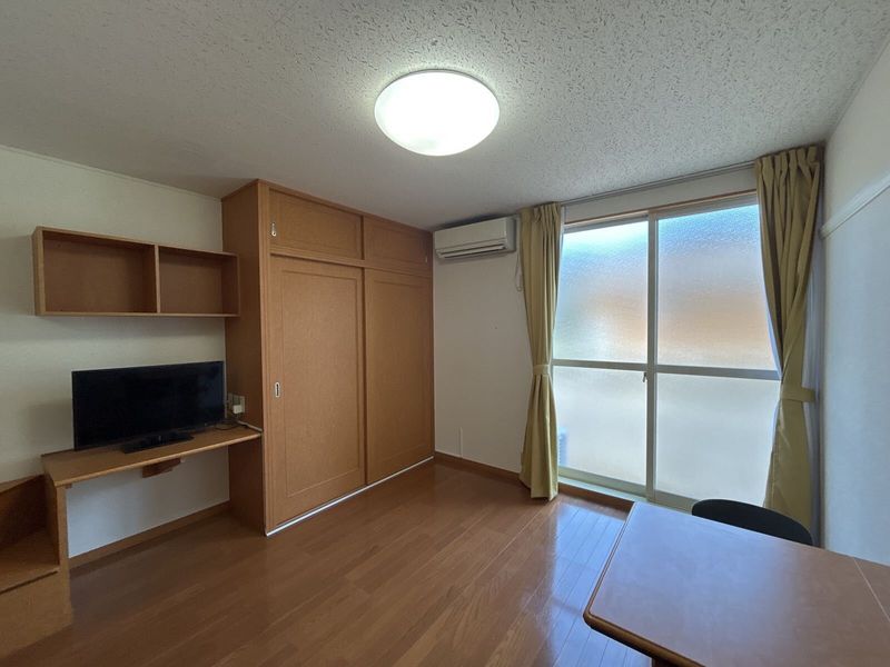 レオパレスＹＫＯキャンプツクバ 居間