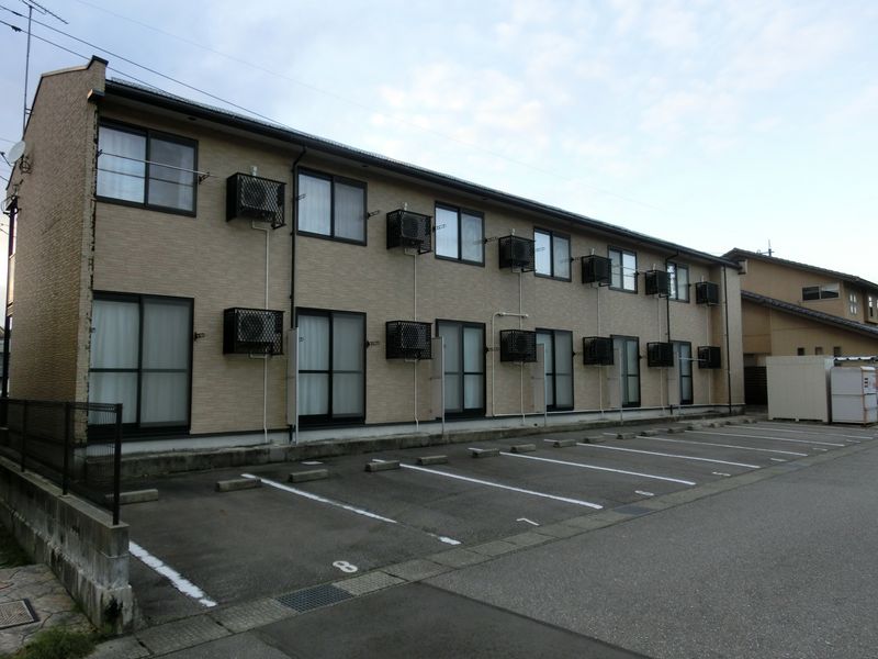 レオパレス空 駐車場