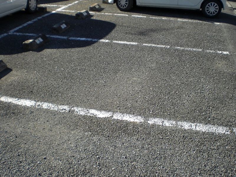 レオパレスカサフロール 駐車場