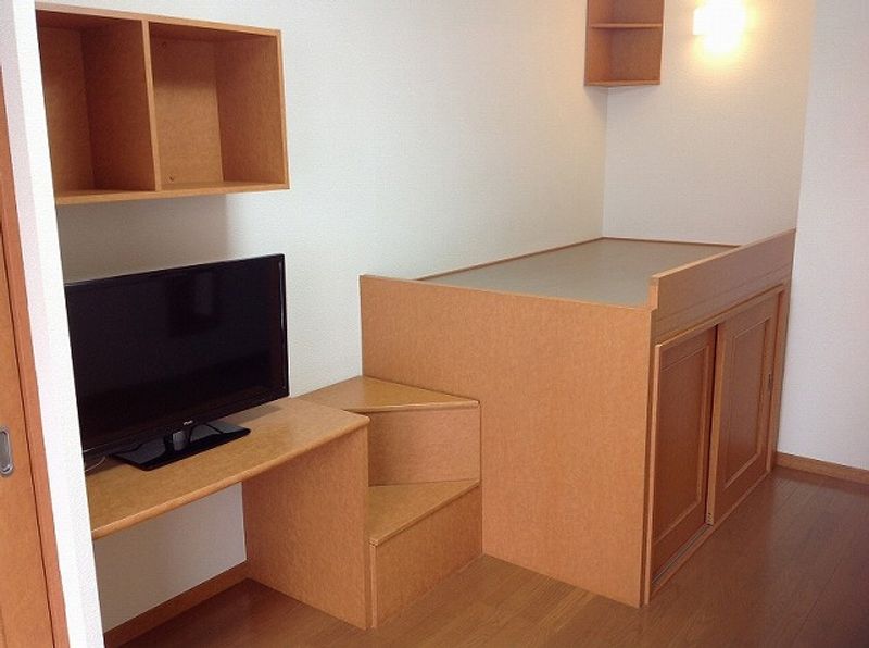 レオパレスファー　イーズ 居間