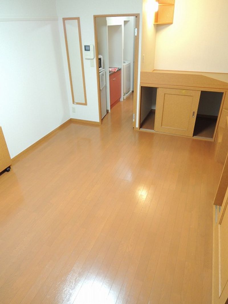 レオパレスサンヒルズ 居間