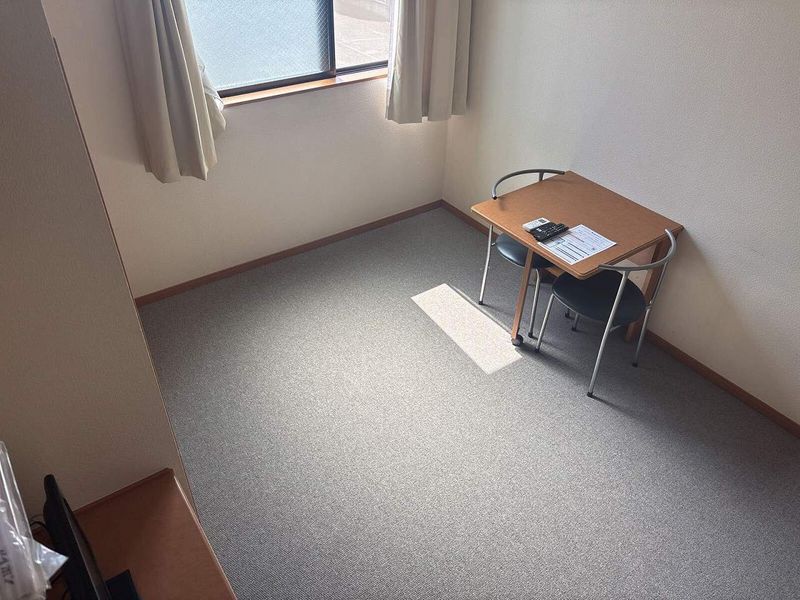 レオパレスフォレスト　浅羽野 居間