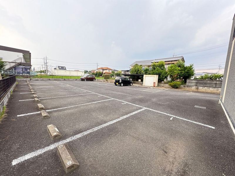 leopalace Piacere 주차장