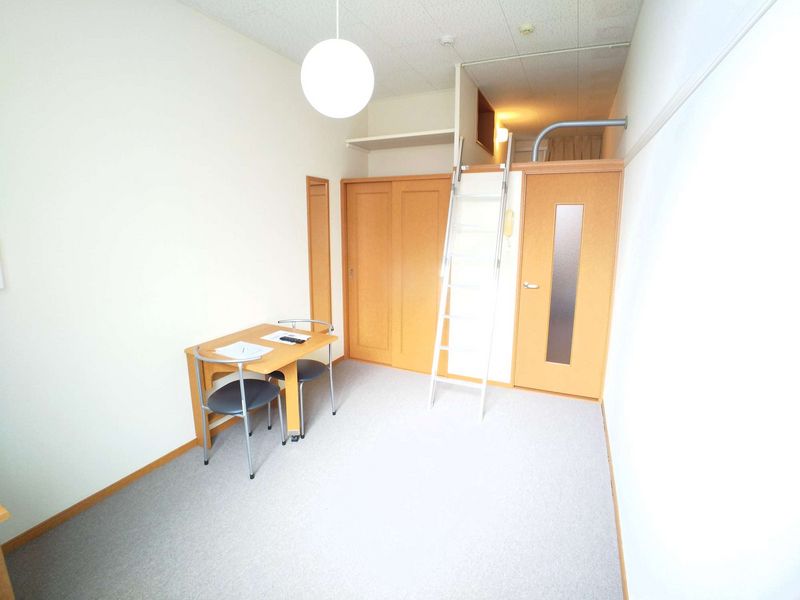 レオパレスハーモニー高石 寝室