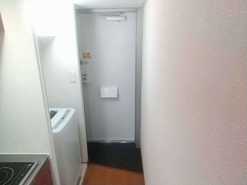 レオパレスカトレア 玄関