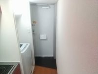 レオパレスカトレア 玄関
