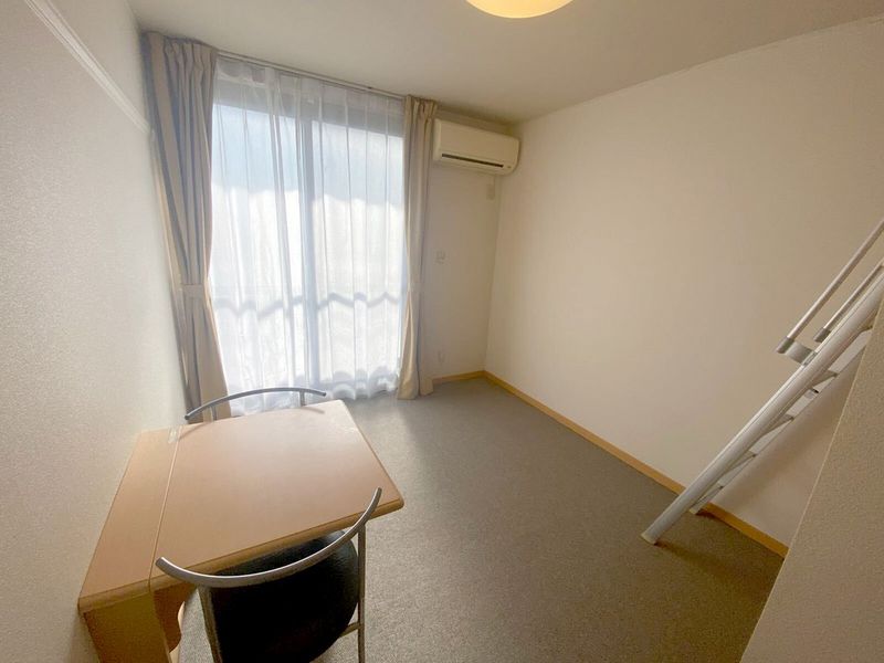 レオパレスエスポ牛川通Ⅲ 居間