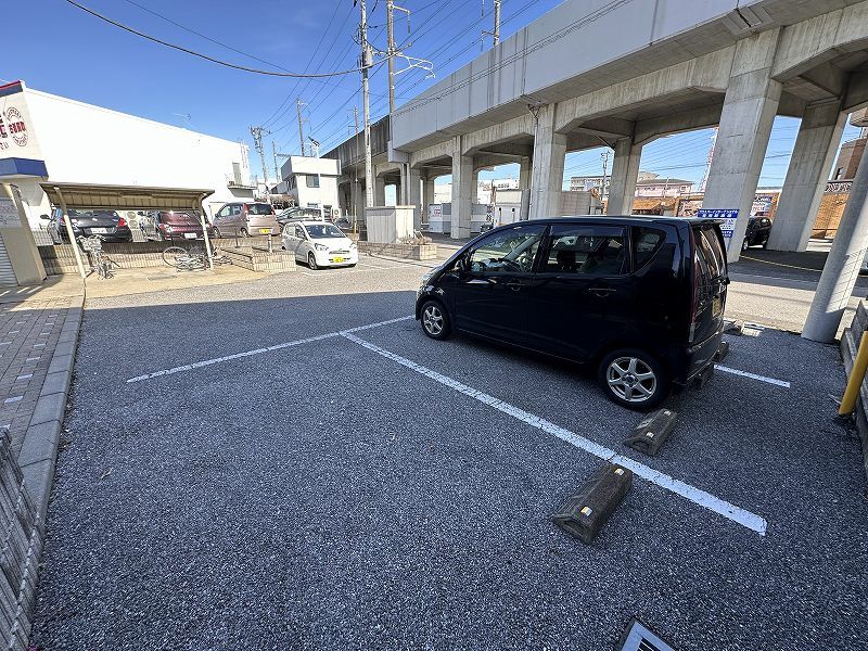 レオパレス大島 駐車場