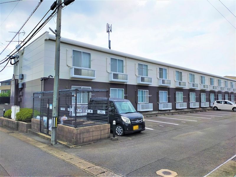レオパレス火切塚 駐車場