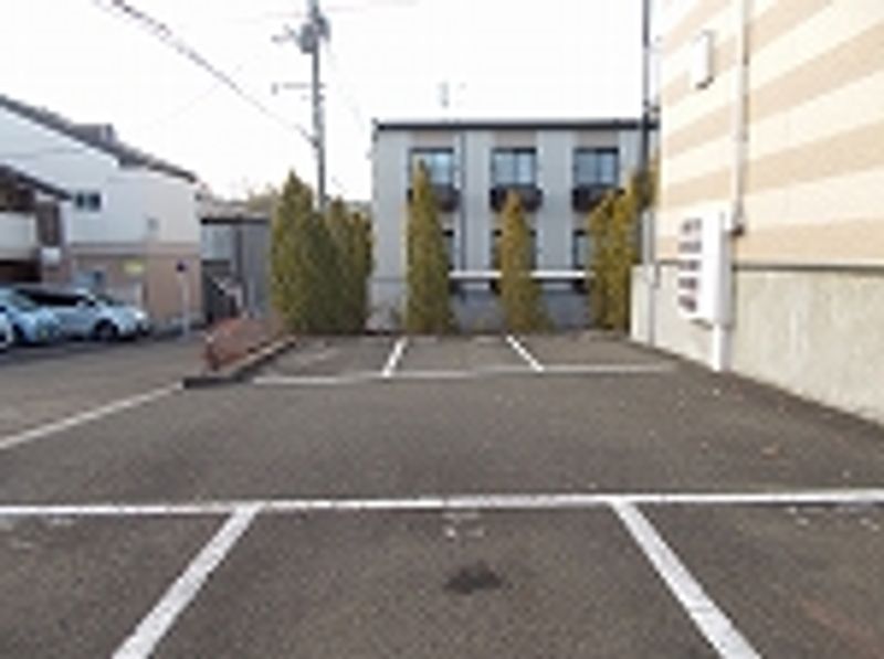 レオパレスエクセル歩坂町Ⅱ 駐車場