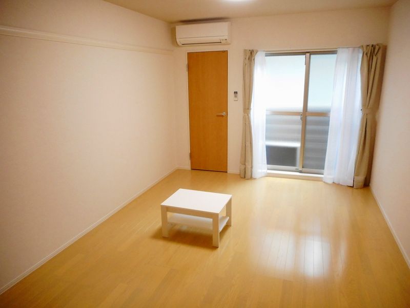 クレイノ郁 居間