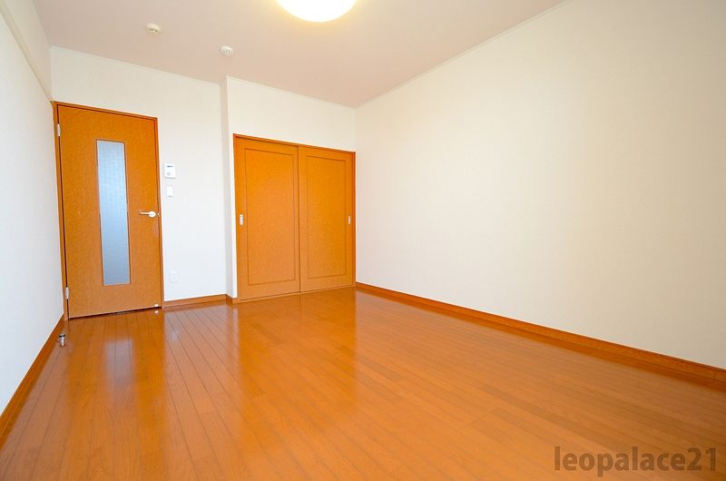 leopalace Enu Enu Living room