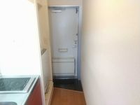 レオパレスサン２ 玄関