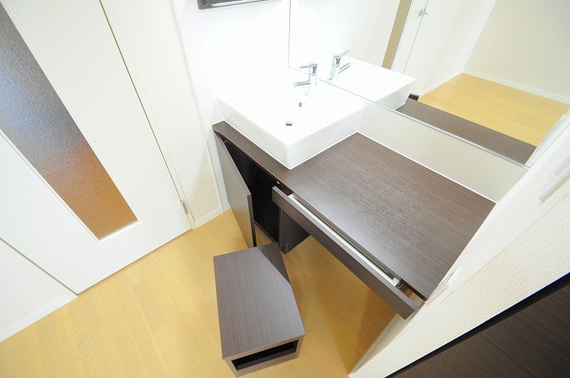 レオネクストクレール小山 洗面所