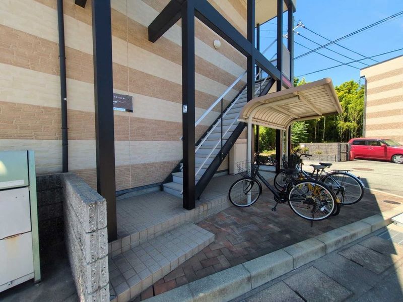 レオパレスＭｓフレーズ参番館 エントランス