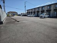 レオパレスＭＯＭＯ 駐車場