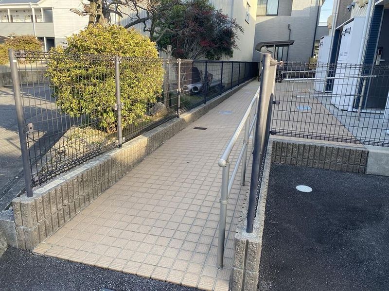 レオネクスト真宮 エントランス