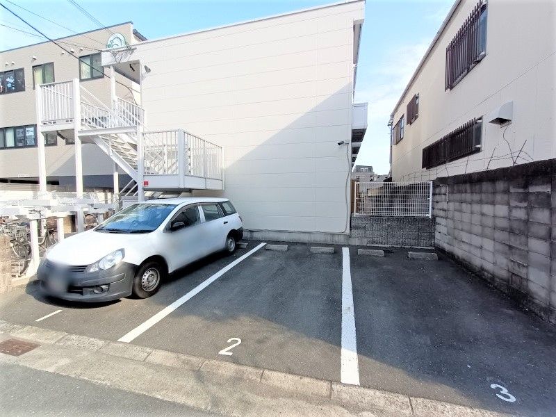 レオパレス永和 駐車場