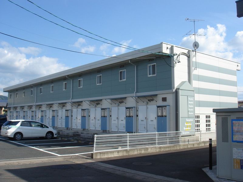 レオパレス佐久 駐車場