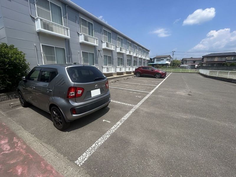 レオパレスＡＮＳＥＲ 駐車場