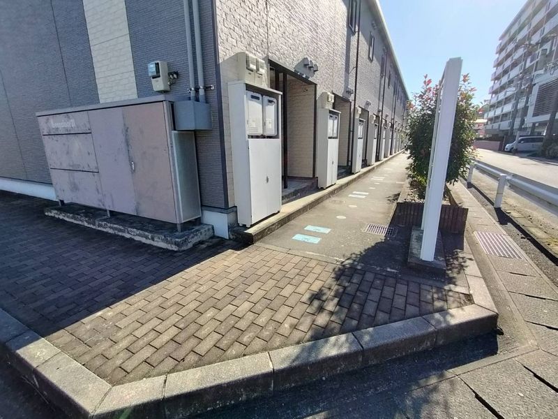 レオパレス紅葉 エントランス