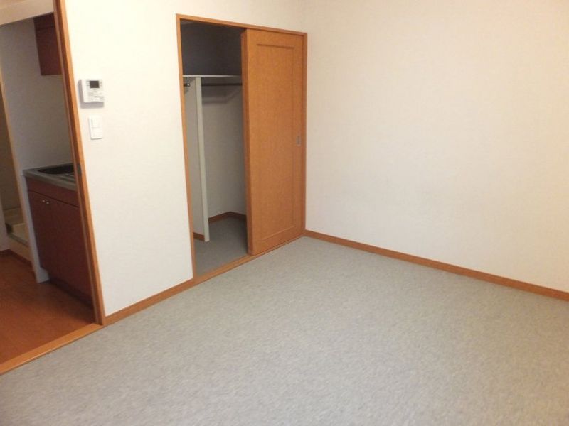 レオパレススター 居間