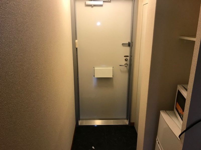 レオパレス玉川 玄関