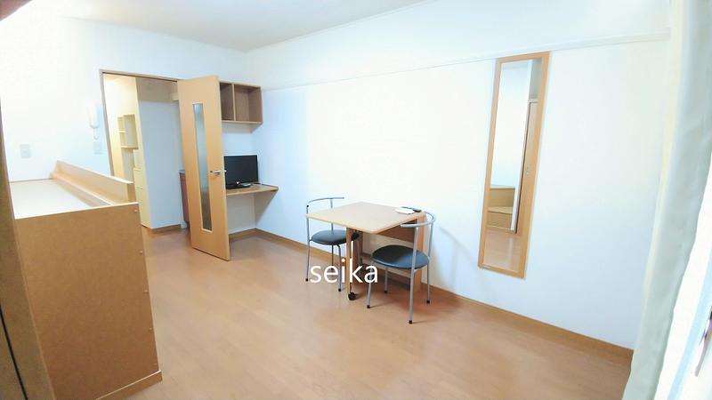 レオパレスアモーレ 居間